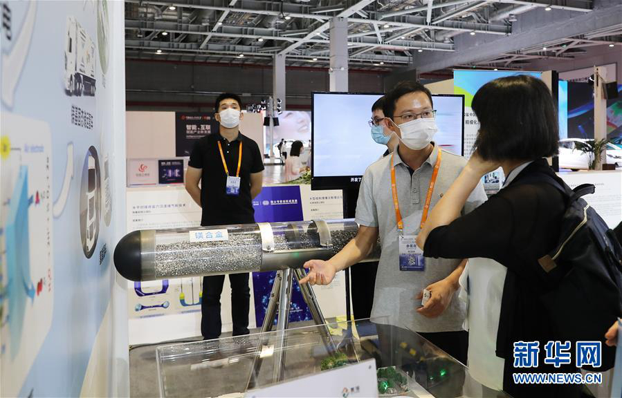 В Шанхае открылась международная промышленная выставка