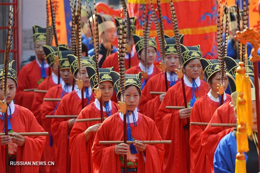 Церемония жертвоприношения в храме Конфуция в Нанкине