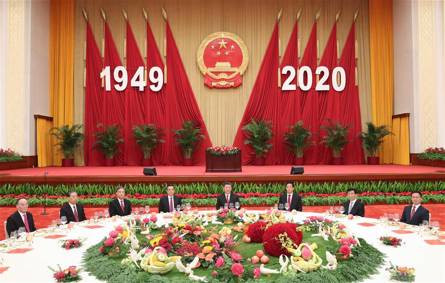 Госсовет КНР устроил торжественный прием по случаю Дня образования КНР 