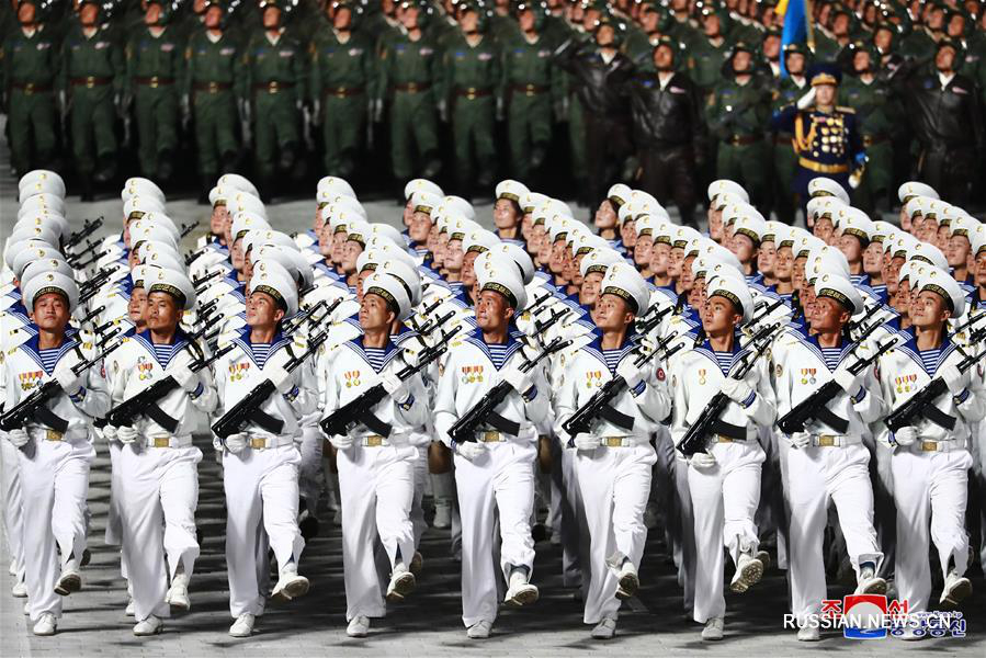 В КНДР прошел парад по случаю 75-летия ТПК 