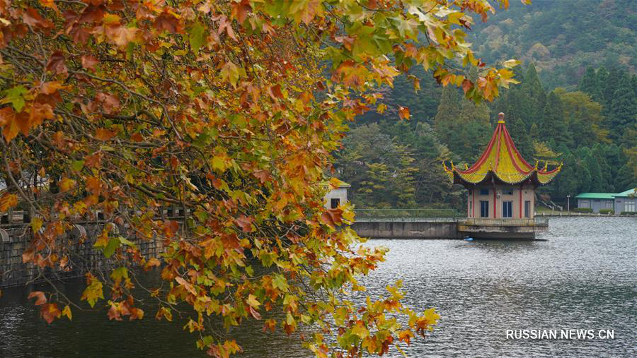 Золотая осень в горах Лушань 