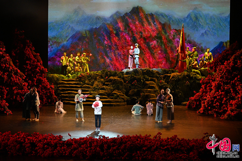 В Пекине была представлена народная танцевальная драма «Цзиньган, Цзиньган»