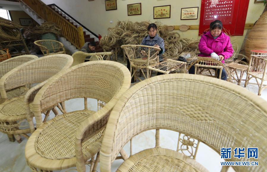Плетение из ротанга помогает увеличить доходы