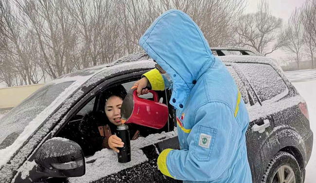 КННК применила план чрезвычайного реагирования из-за снегопадов на севере Китая