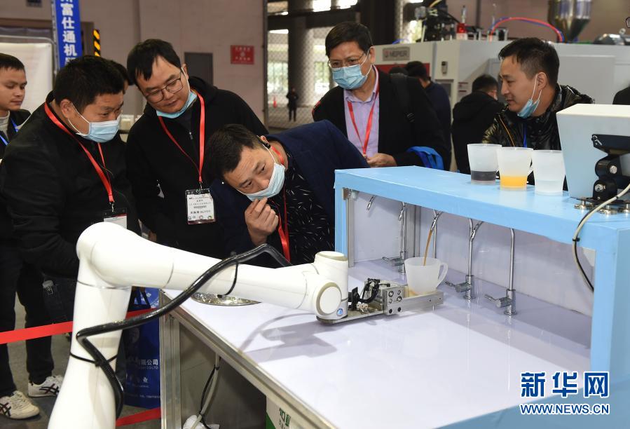 Открылась Китайская международная выставка интеллектуального оборудования в Иу провинции Чжэцзян