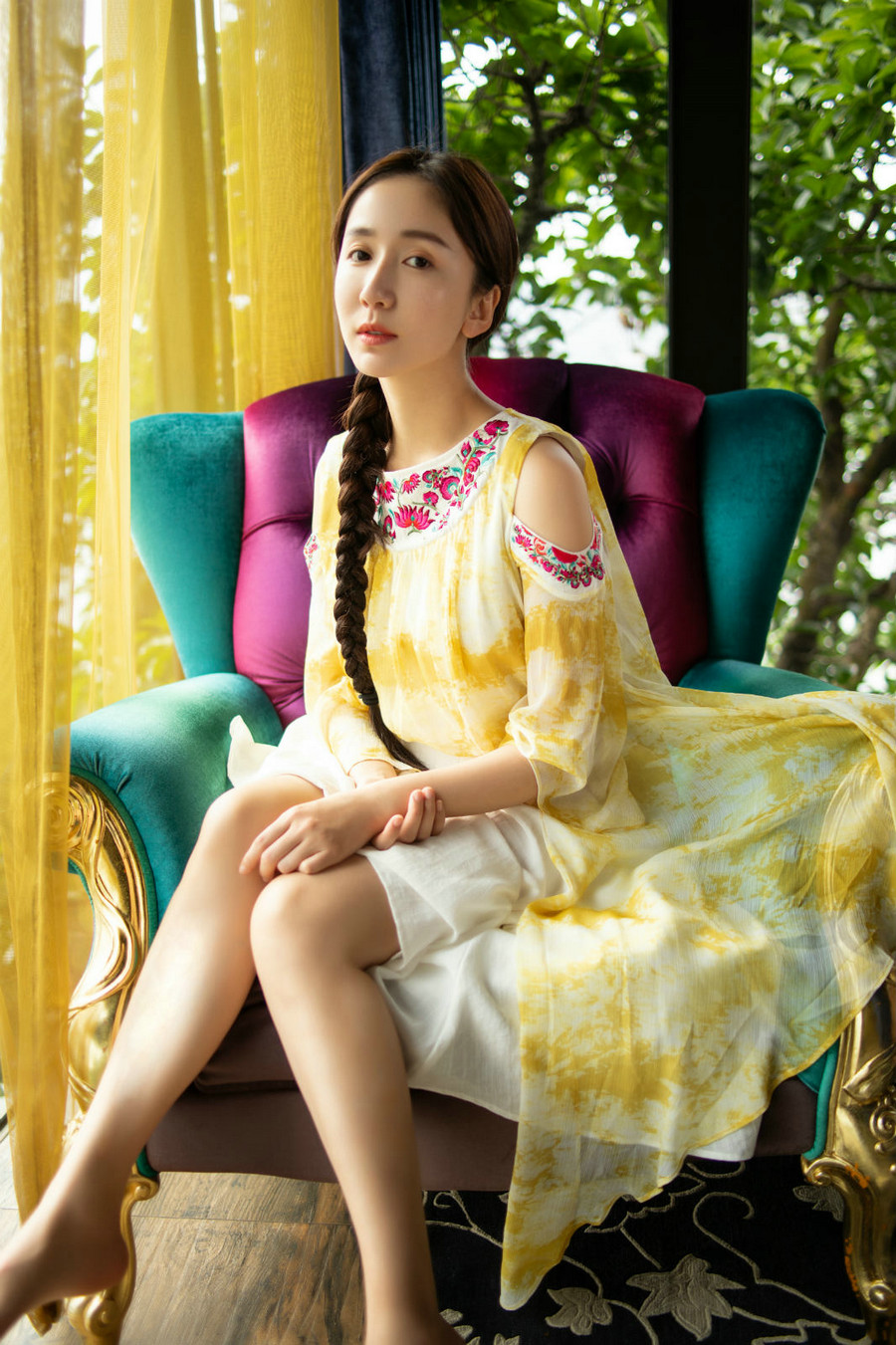 Красавица Лоу Исяо олицетворяет восточную красоту