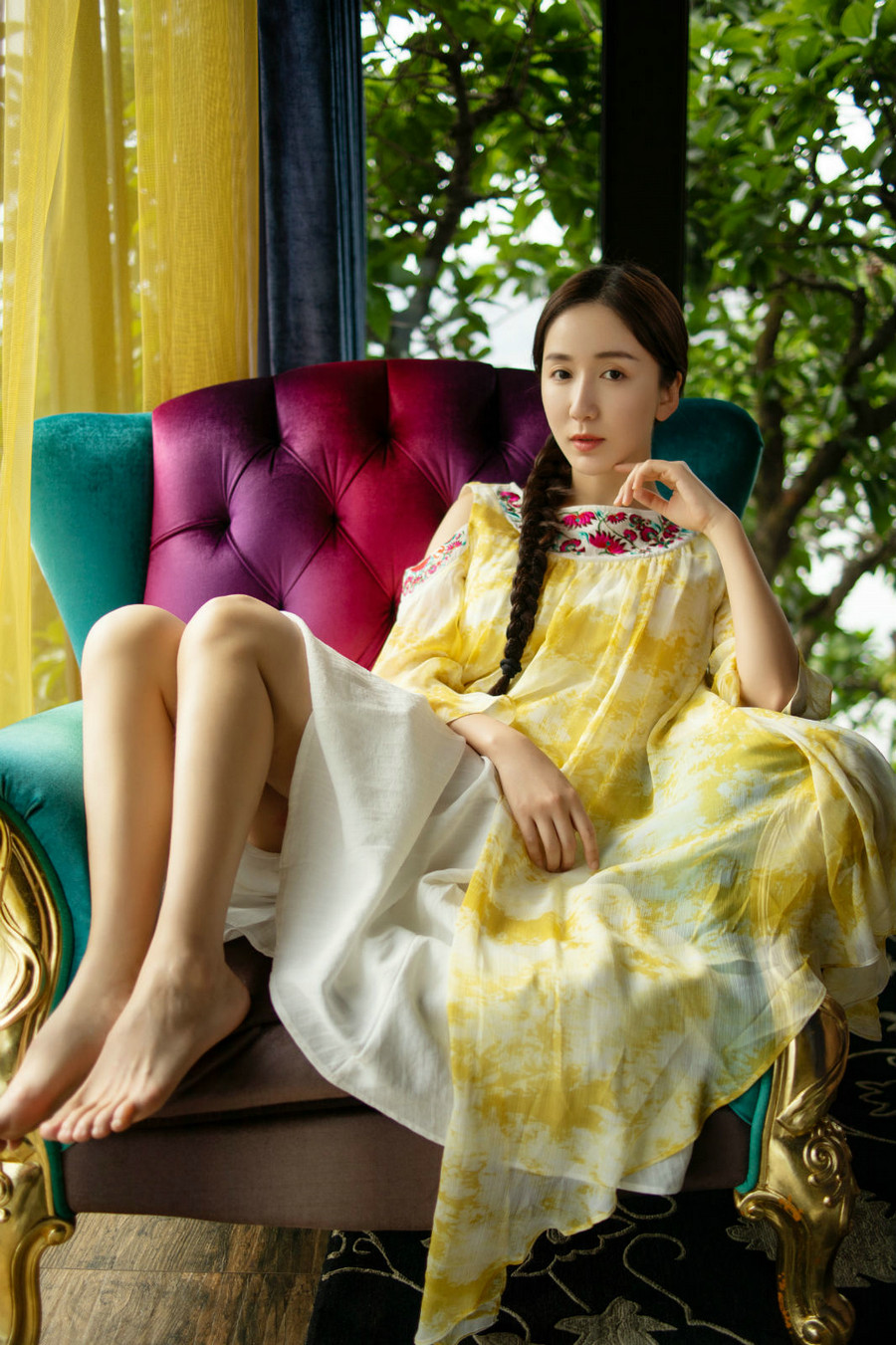 Красавица Лоу Исяо олицетворяет восточную красоту