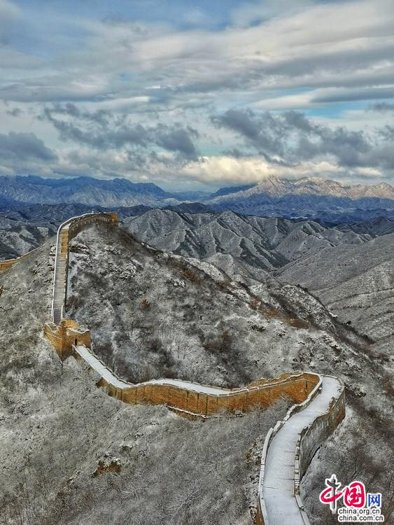Участок Великой китайской стены Цзиньшаньлин после снегопада