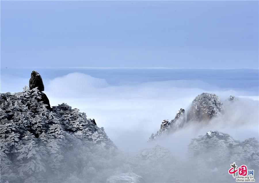 Горы Хуаншань после первого снегопада