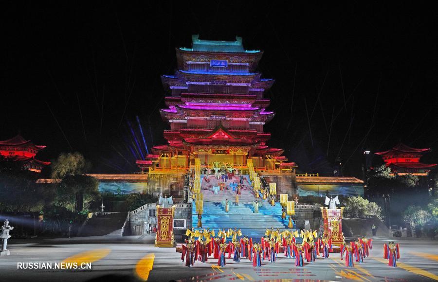 В городе Наньчан состоялось шоу "Мечтание в Тэнвангэ" 