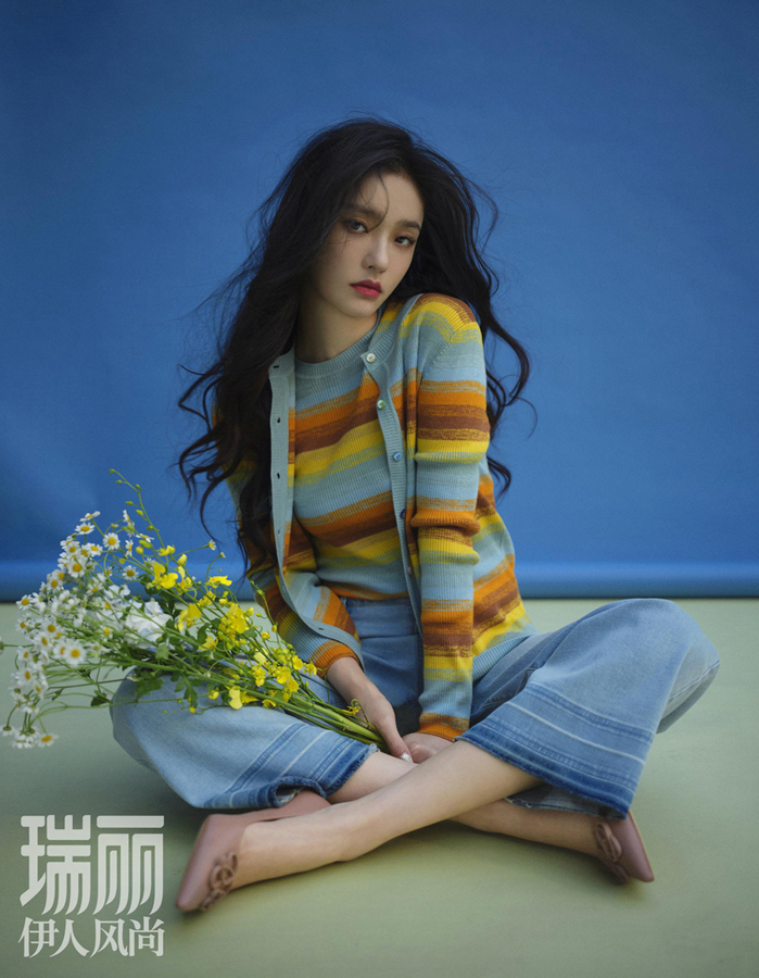 Линь Юнь попала на обложку модного журнала