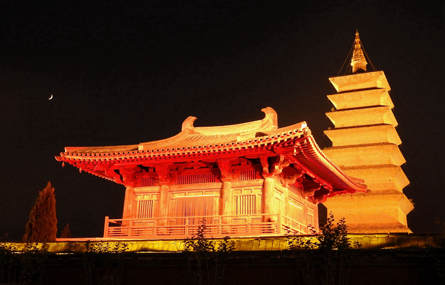 Ночные пейзажа храма Кайюань