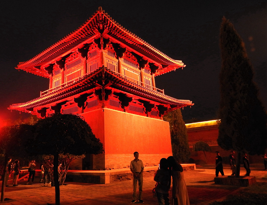 Ночные пейзажа храма Кайюань