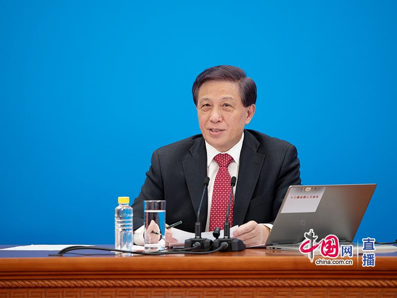 Чжан Есуй: избирательную систему САР Сянган необходимо совершенствовать в соответствии с веяниями времени