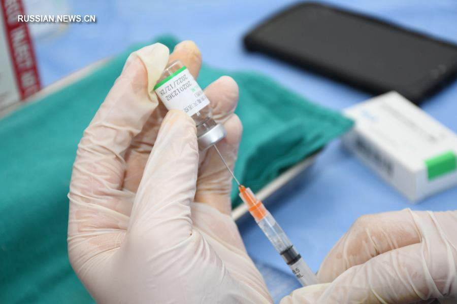 В Марокко начали делать прививки от COVID-19 вакциной китайского производства