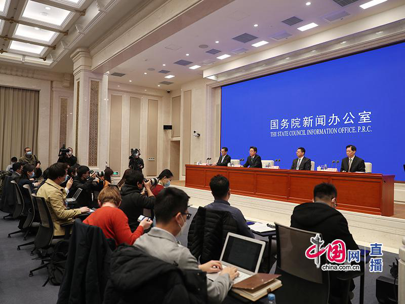 Пресс-конференция, посвященная решению ВСНП о совершенствовании избирательной системы в Сянгане