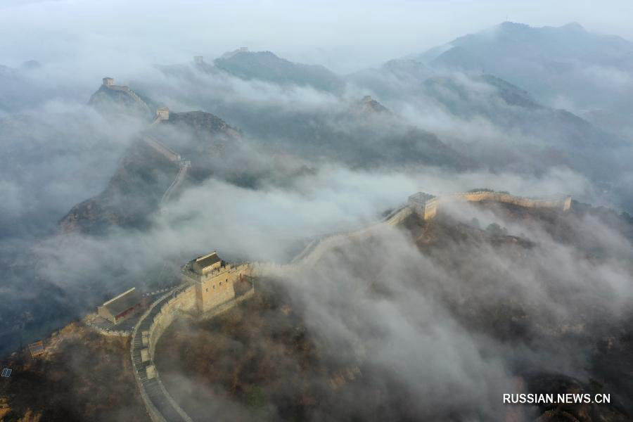 Потрясающие пейзажи близ участка Великой Китайской стены в пров. Хэбэй