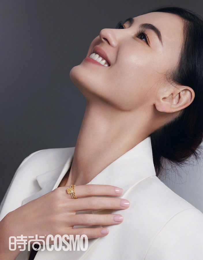 Модные фотографии сянганской звезды Чжан Бочжи