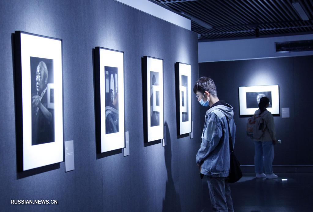 В Нанкине открылась выставка фотопортретов выживших в Нанкинской массовой резне