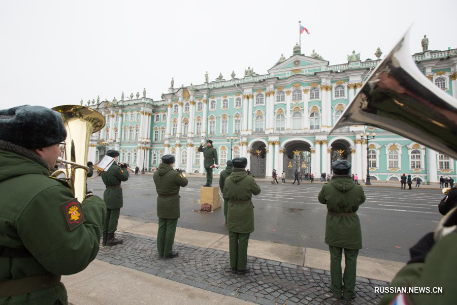 Военный оркестр в Санкт-Петербурге готовится к параду Победы