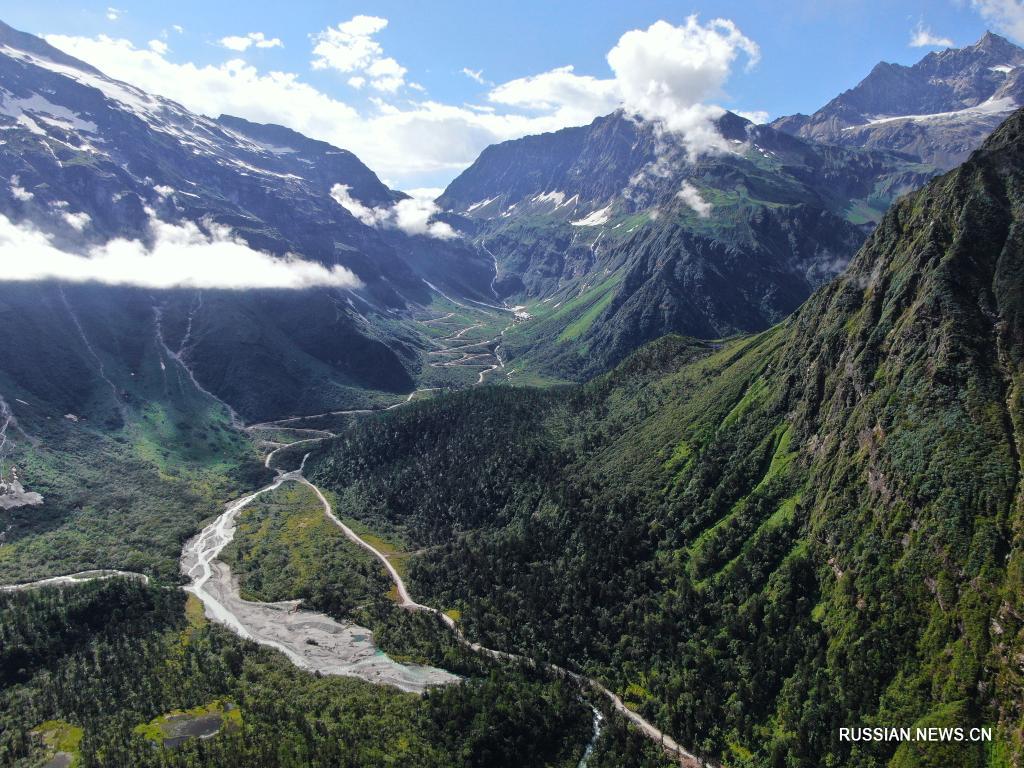 В Тибете в основном завершено строительство автодороги, проходящей через самый глубокий в мире каньон