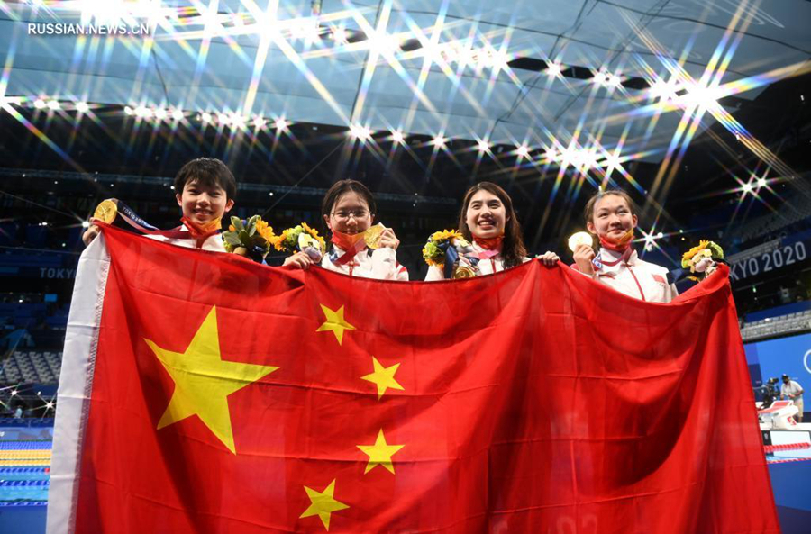 Китайские пловчихи выиграли золото Олимпиады в эстафете 4х200 метров с мировым рекордом