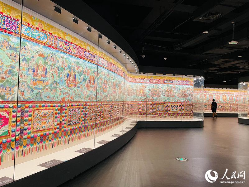 Самая длинная в мире тибетская живопись (танка) хранится в городе Синин