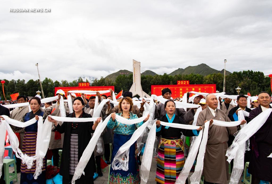 В Китае прошло торжественное собрание в честь 70-летия мирного освобождения Тибета 