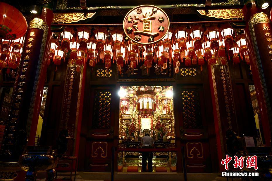 В храме Вонг Тай Син в Сянгане пройдет ярмарка фонарей в честь праздника середины осени.