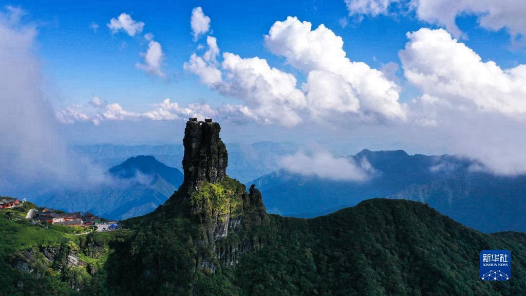 Объекст Всемирного природного наследия — гора Фаньцзиншань в провинции Гуйчжоу