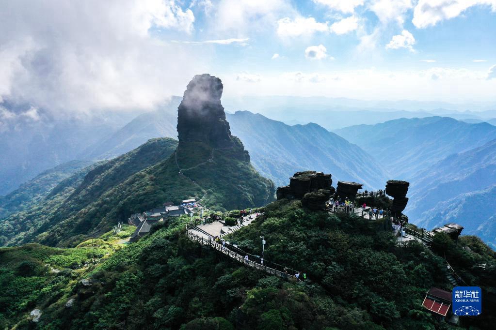 Объекст Всемирного природного наследия — гора Фаньцзиншань в провинции Гуйчжоу