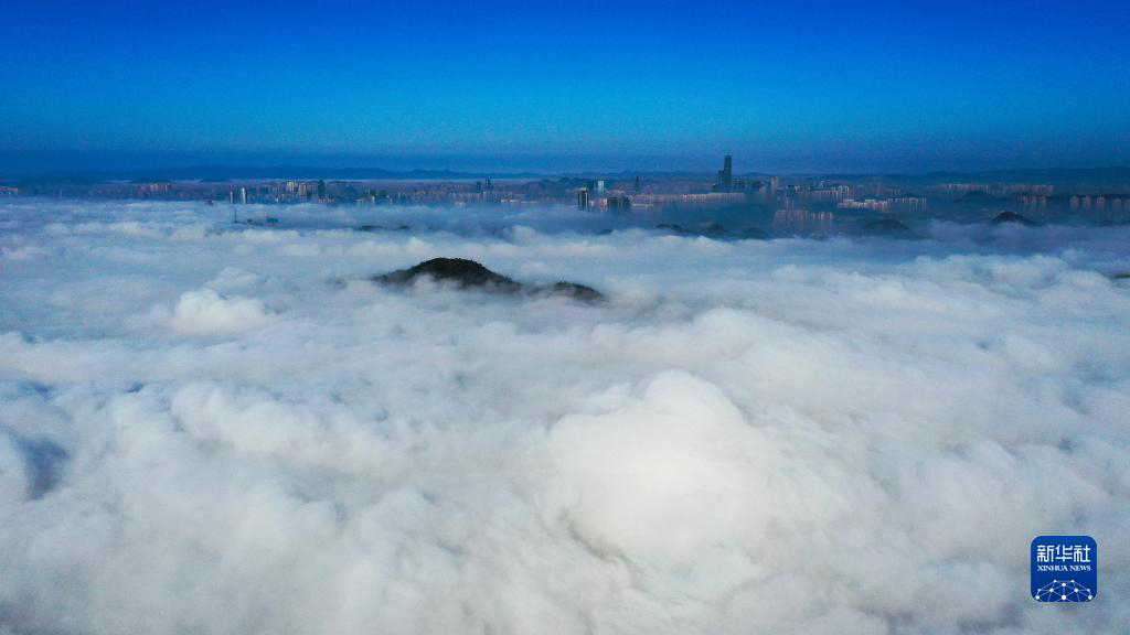 Море облаков над городом Гуйян