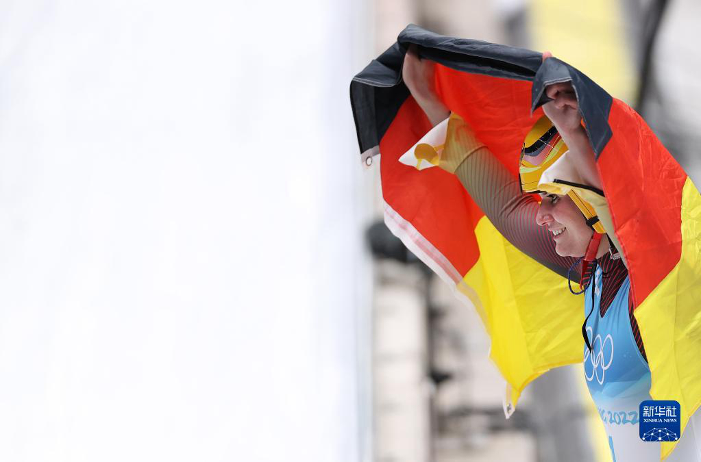 Немка Н. Гейзенбергер третий раз подряд становится олимпийской чемпионкой в одиночных санях