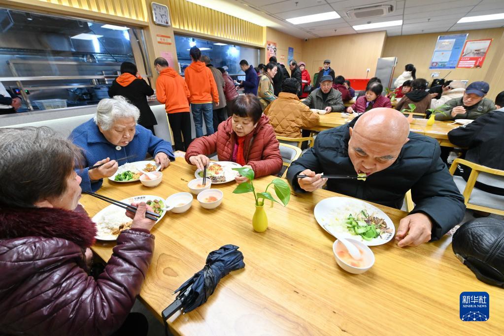 «Столовые для пожилых людей» в городе Фучжоу призваны повышать качество ухода за престарелыми