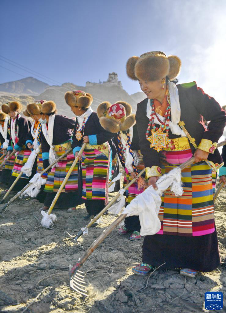 Встреча весны: в Тибете состоялась церемония весенней вспашки