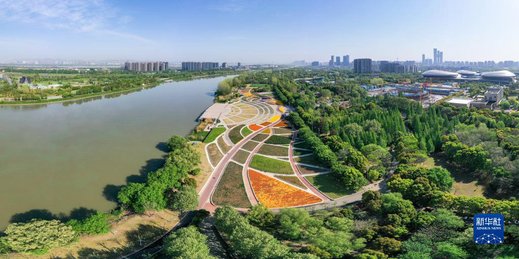 Нанкин: яркая «палитра красок» на берегу реки Янцзы