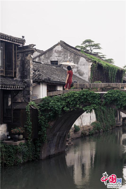 Летняя прогулка по древнему «поселку на воде» Чжоучжуан