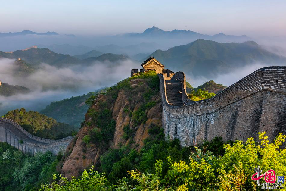 Летние пейзажи на участке Великой китайской стены Цзиньшаньлин