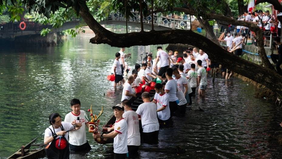 «5 мая – Барабаны и лодки-драконы» - праздник Дуаньу в районе Ливань города Гуанчжоу
