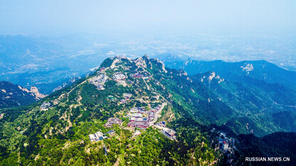 Пейзаж горы Тайшань на востоке Китая