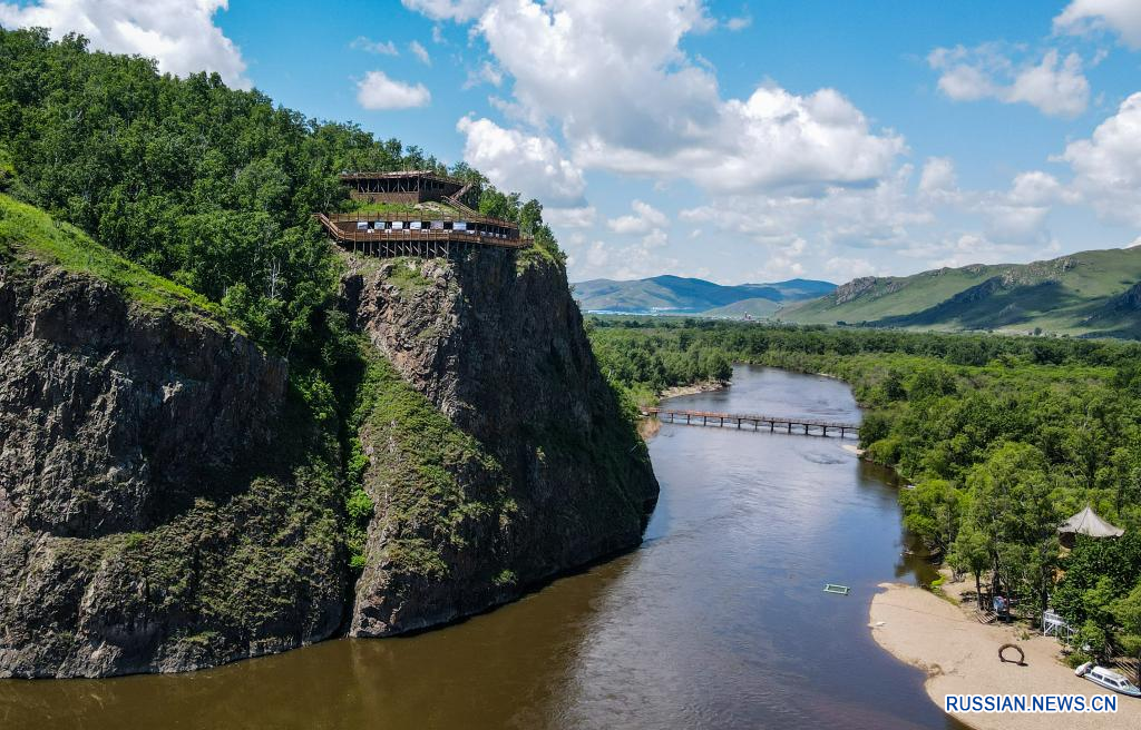 Живописные летние пейзажи в водно-болотных угодьях на севере Китая