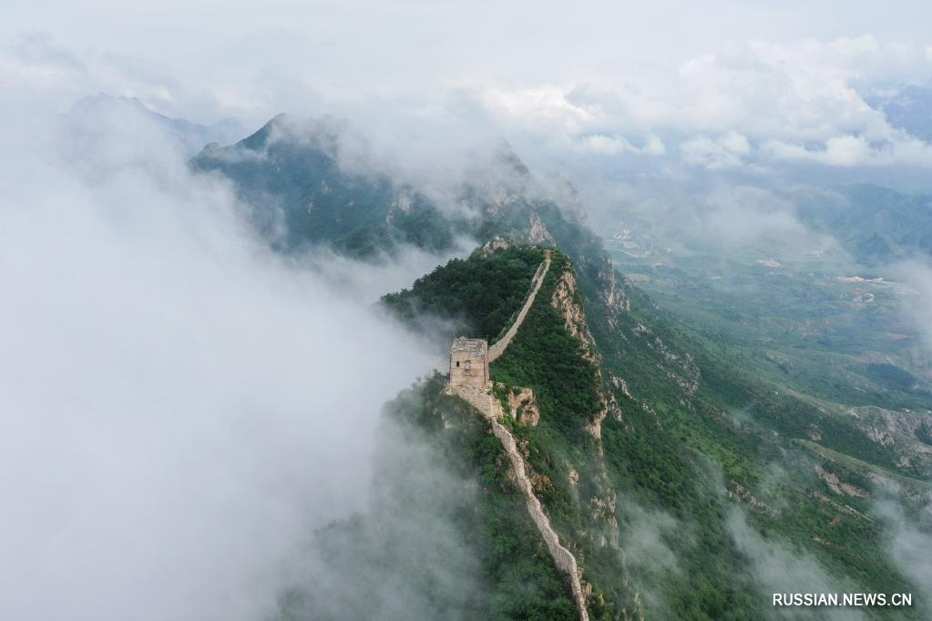 Великая Китайская стена после дождей