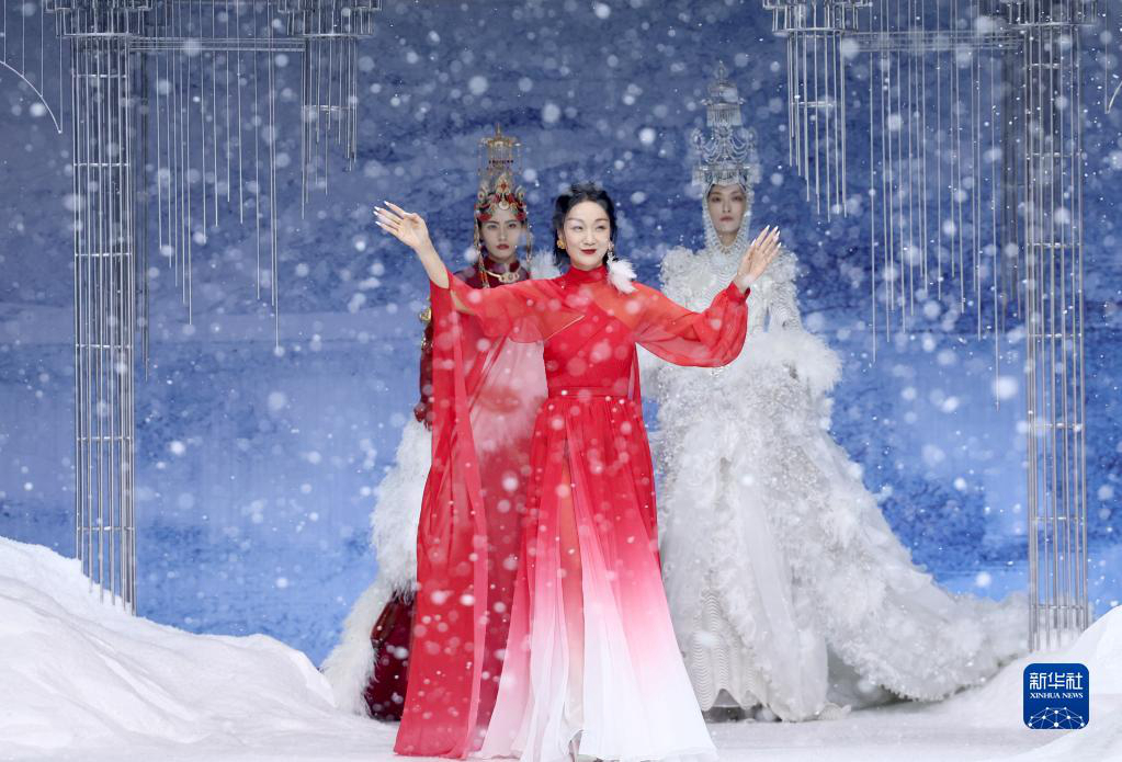 В Пекине открылась Китайская международная неделя моды сезона весна-лето 2023