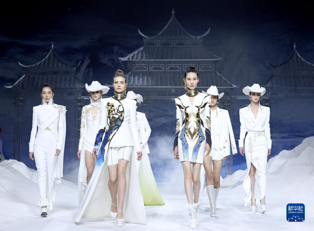 В Пекине открылась Китайская международная неделя моды сезона весна-лето 2023