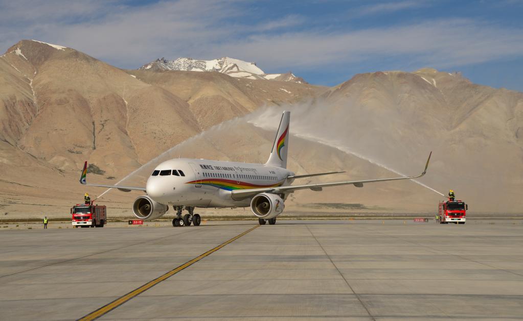 В Тибете на протяжении последних десяти лет бурно развивается гражданская авиация