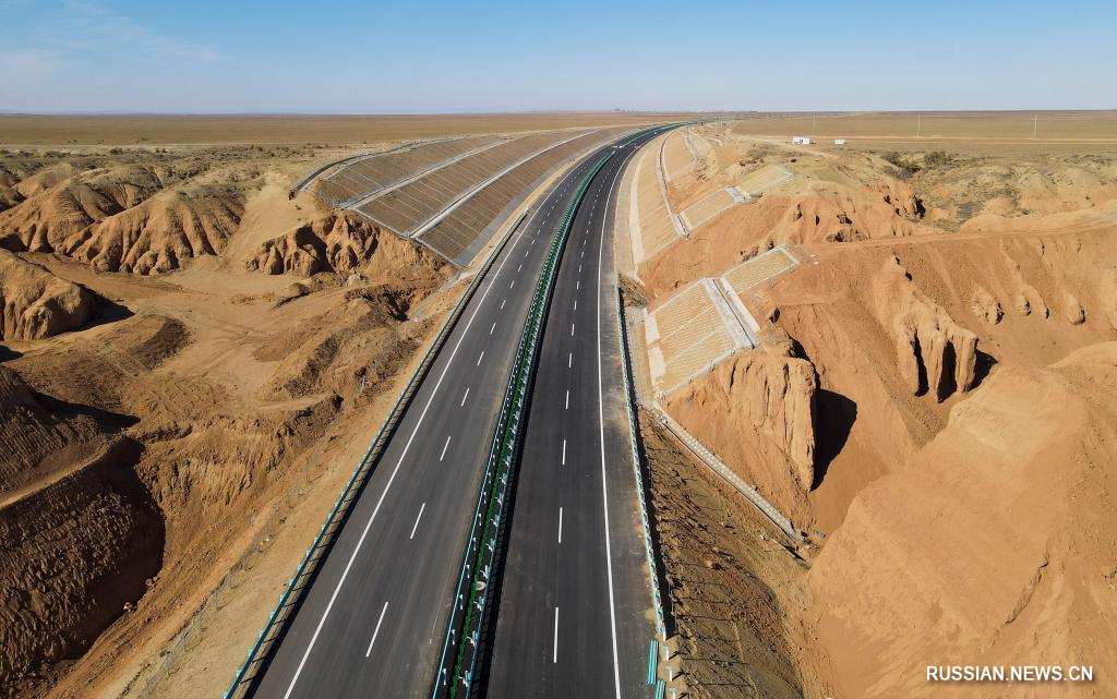 Протяженность автодорог в Синьцзяне за последнее десятилетие увеличилась на 62,2 тыс. км