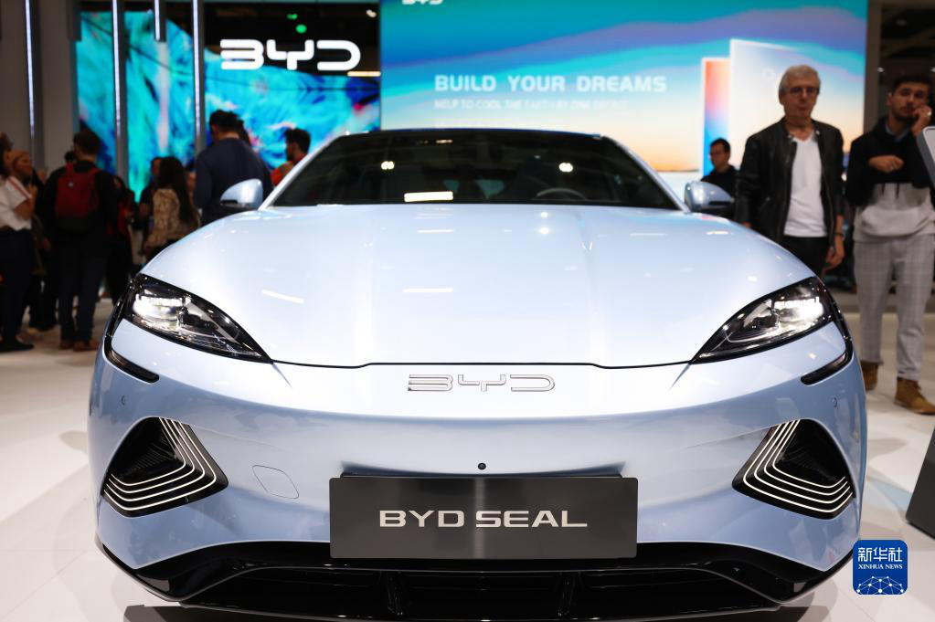 Китайские электромобили представлены на Парижском международном автосалоне