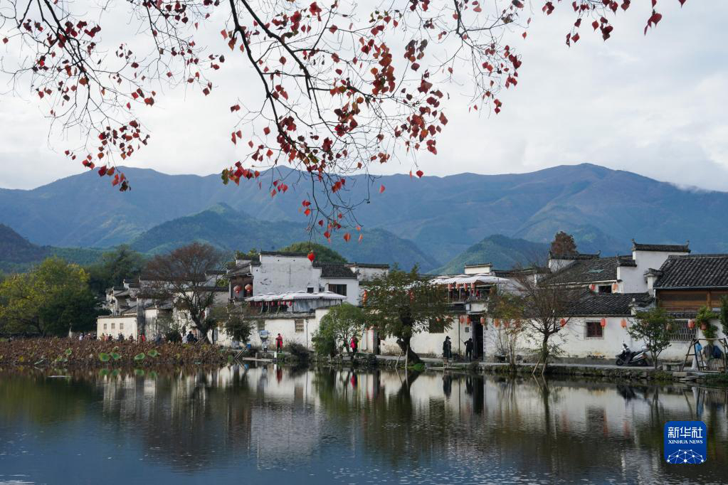 Живописные пейзажи уезда Исянь провинции Аньхой в начале зимы