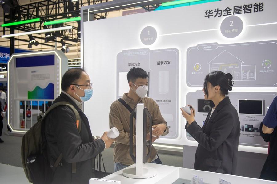 Китайская компания Huawei ожидает выручку в 636,9 млрд юаней в 2022 году