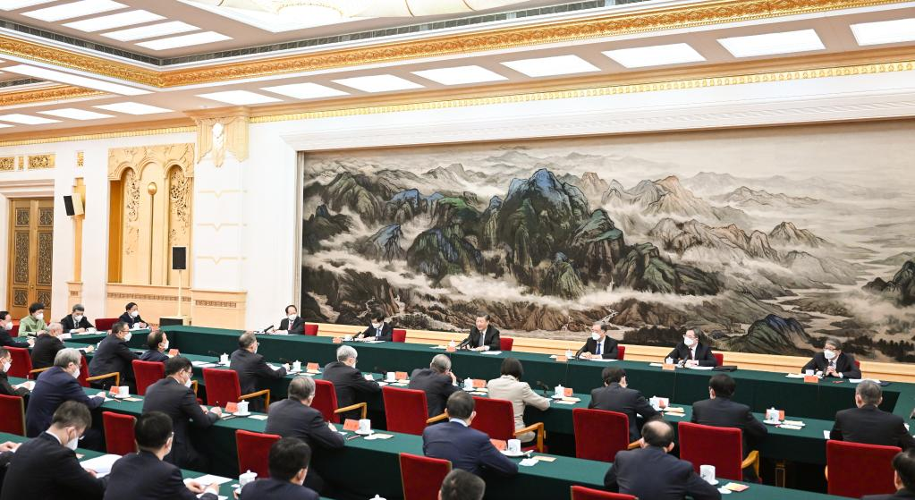 Си Цзиньпин призвал деятелей, не состоящих в КПК, играть еще большую роль в объединении сил и служении общим интересам страны